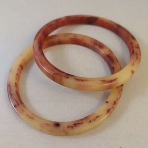 Vintage Bakelite Beige and Brown Resin Bangle Set - Women Jewelry